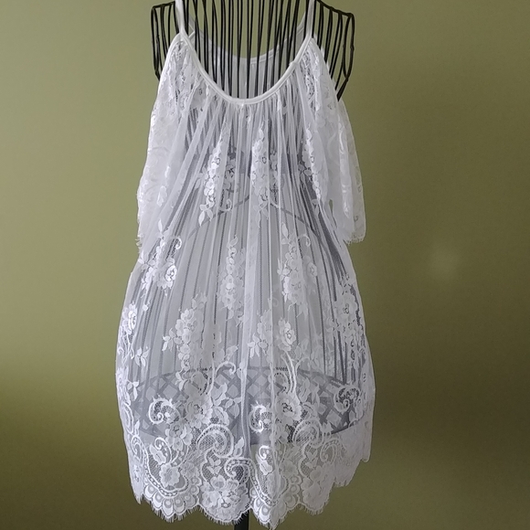 🌟HOST PICK 🌟 Dress Coverup, white lace size "M" but can fit size "L" - Picture 5 of 6